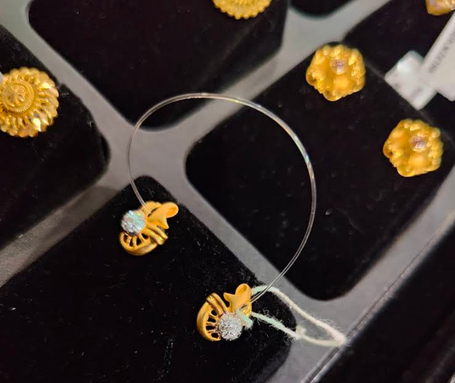 Shrangar Jewellers showroom – gold and diamond jewellery